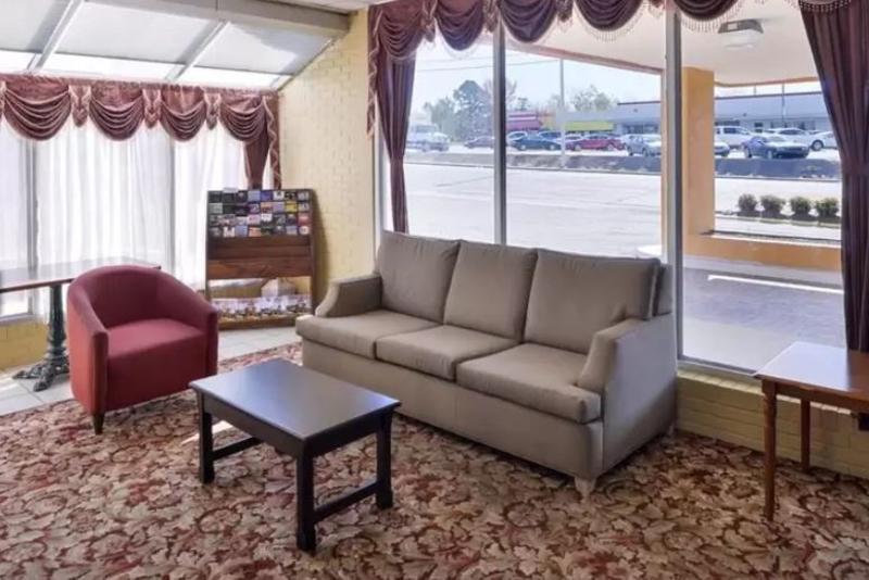 Quality Inn Старквилл Экстерьер фото