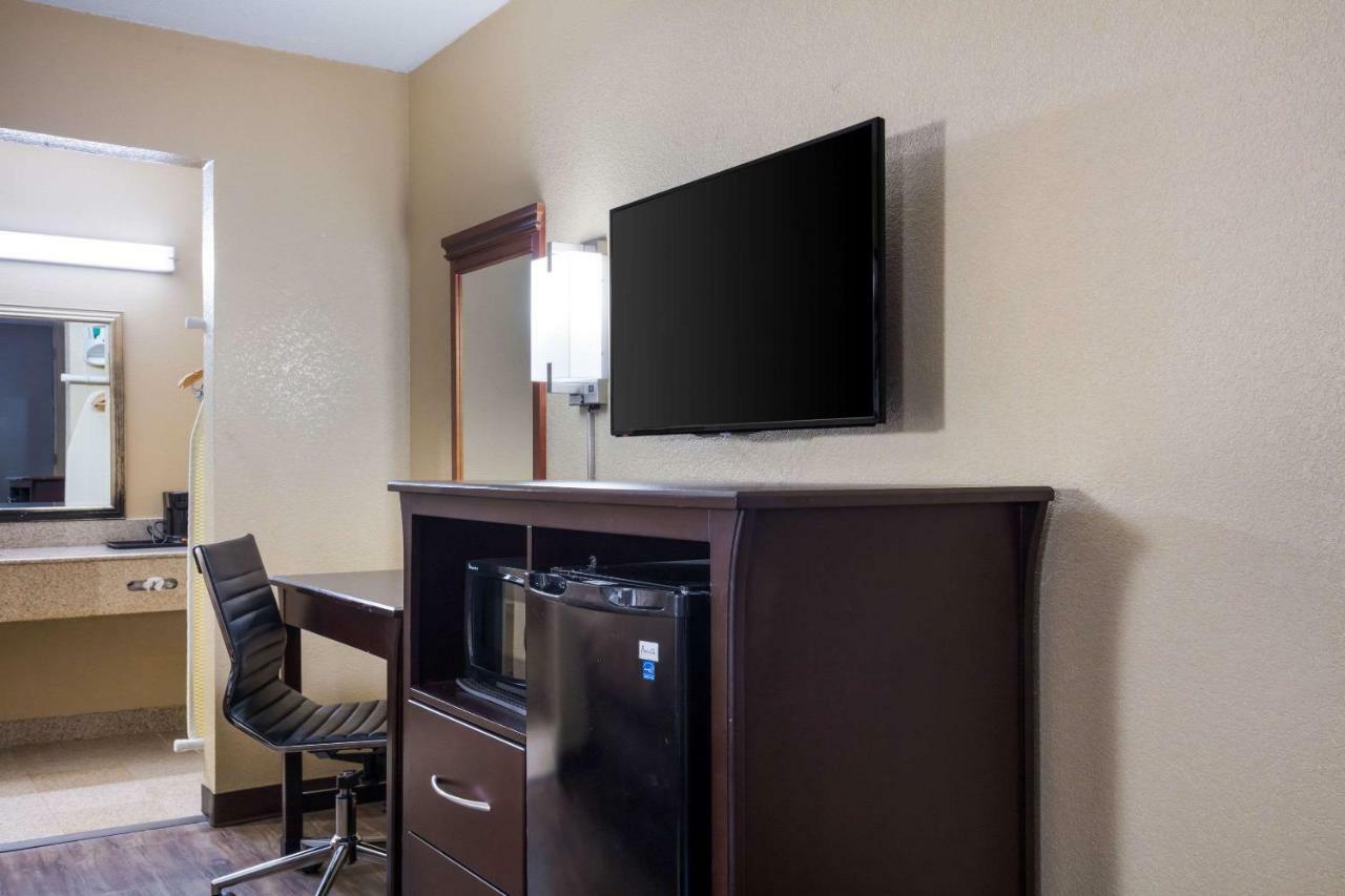 Quality Inn Старквилл Экстерьер фото